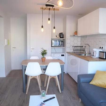 דירה T2 Avec Terrasse, Parking Et Wifi